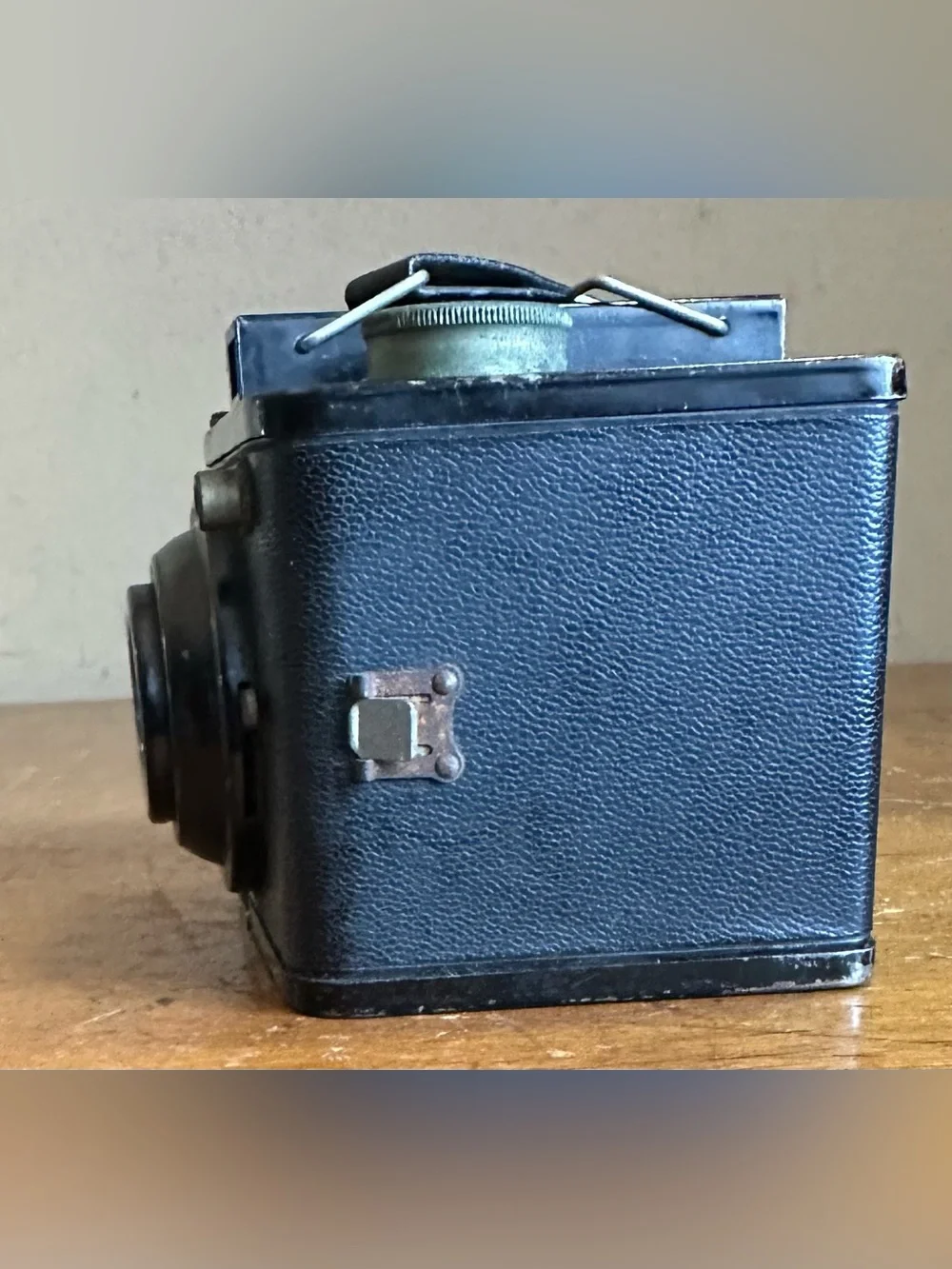 Vintage Kodak Brownie FLASH SIX-20 Medium Format Art-Deco Camera w/ Flash USA